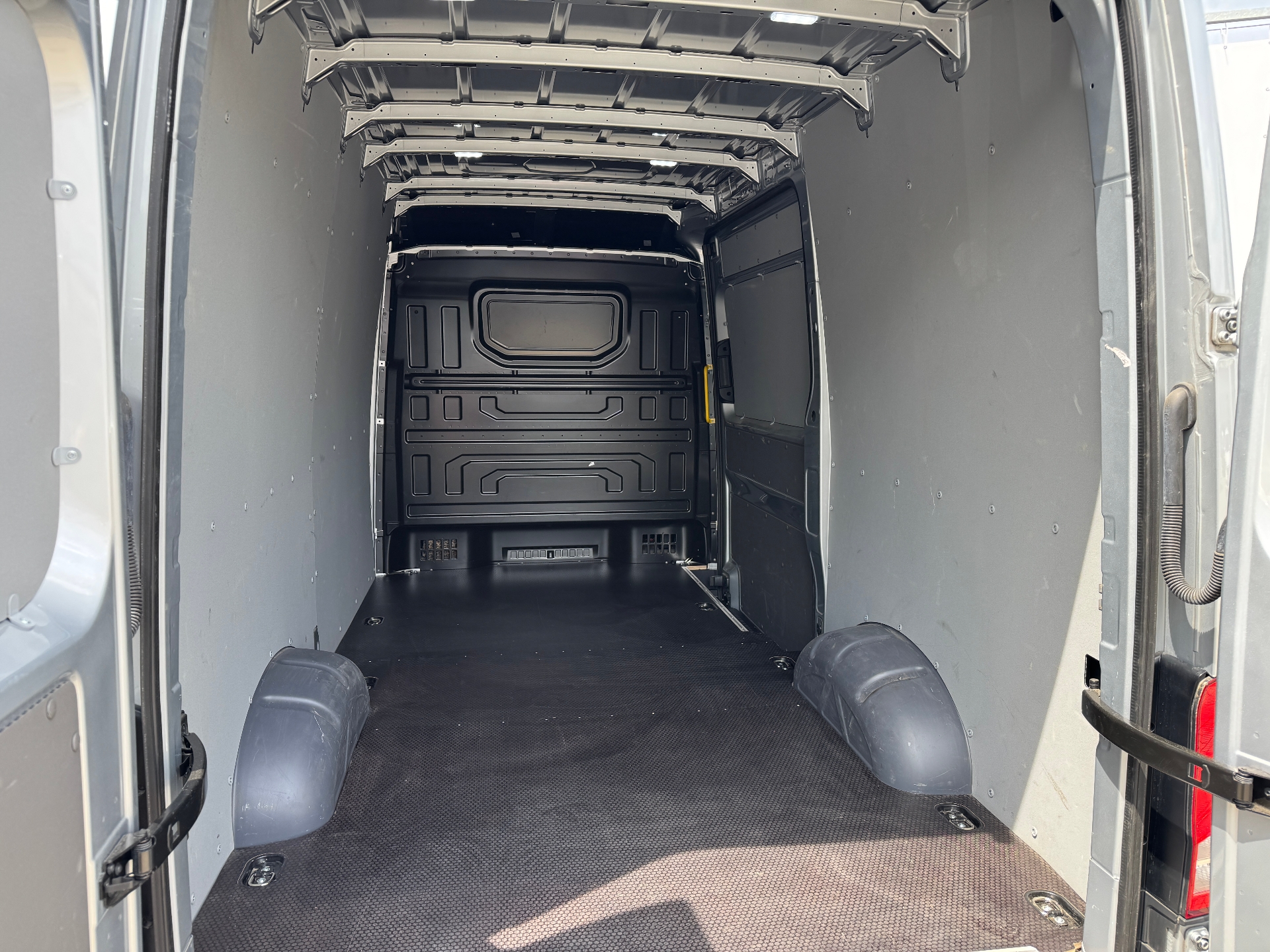 Volkswagen Crafter - skříňový vůz