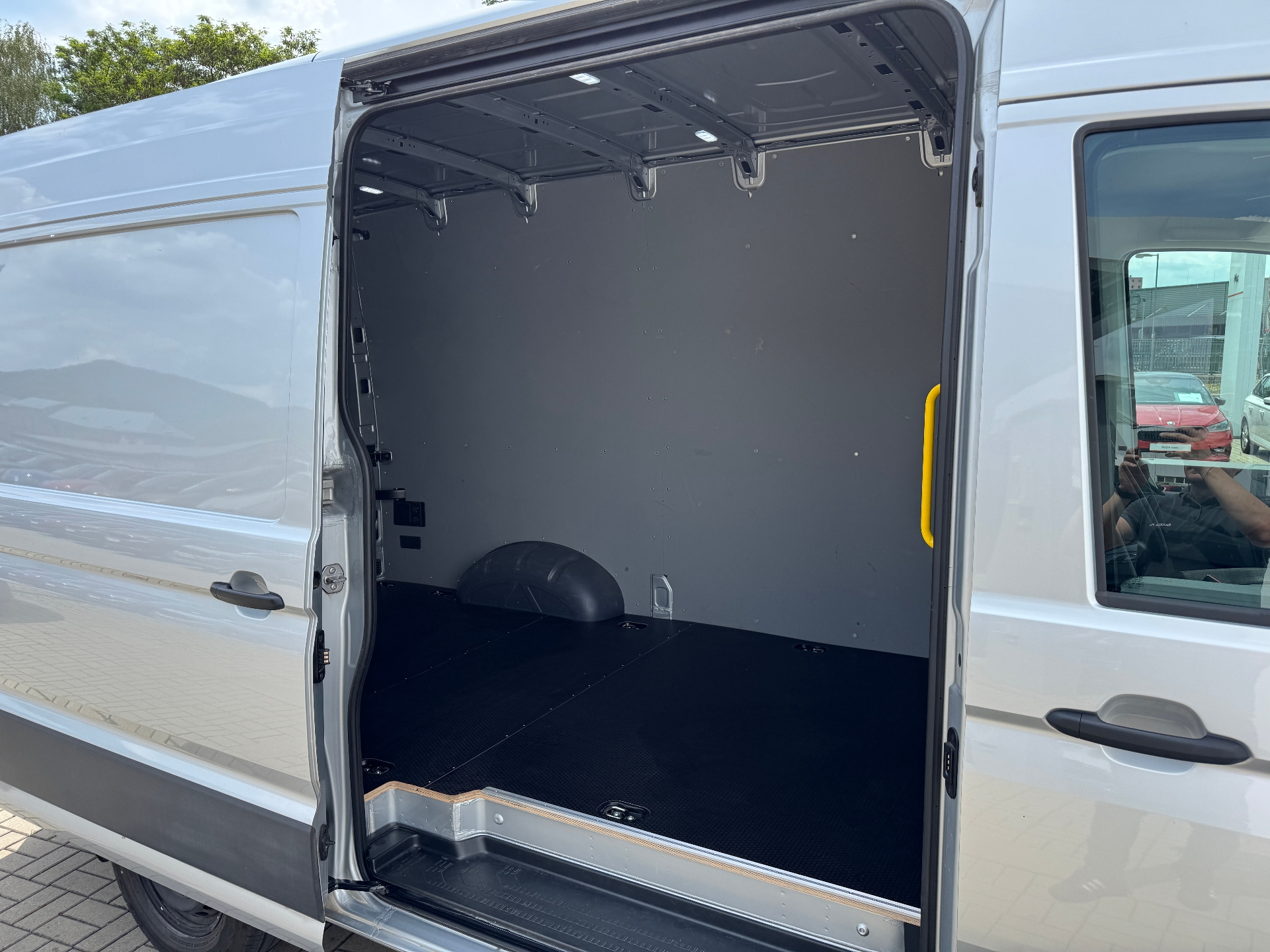 Volkswagen Crafter - skříňový vůz