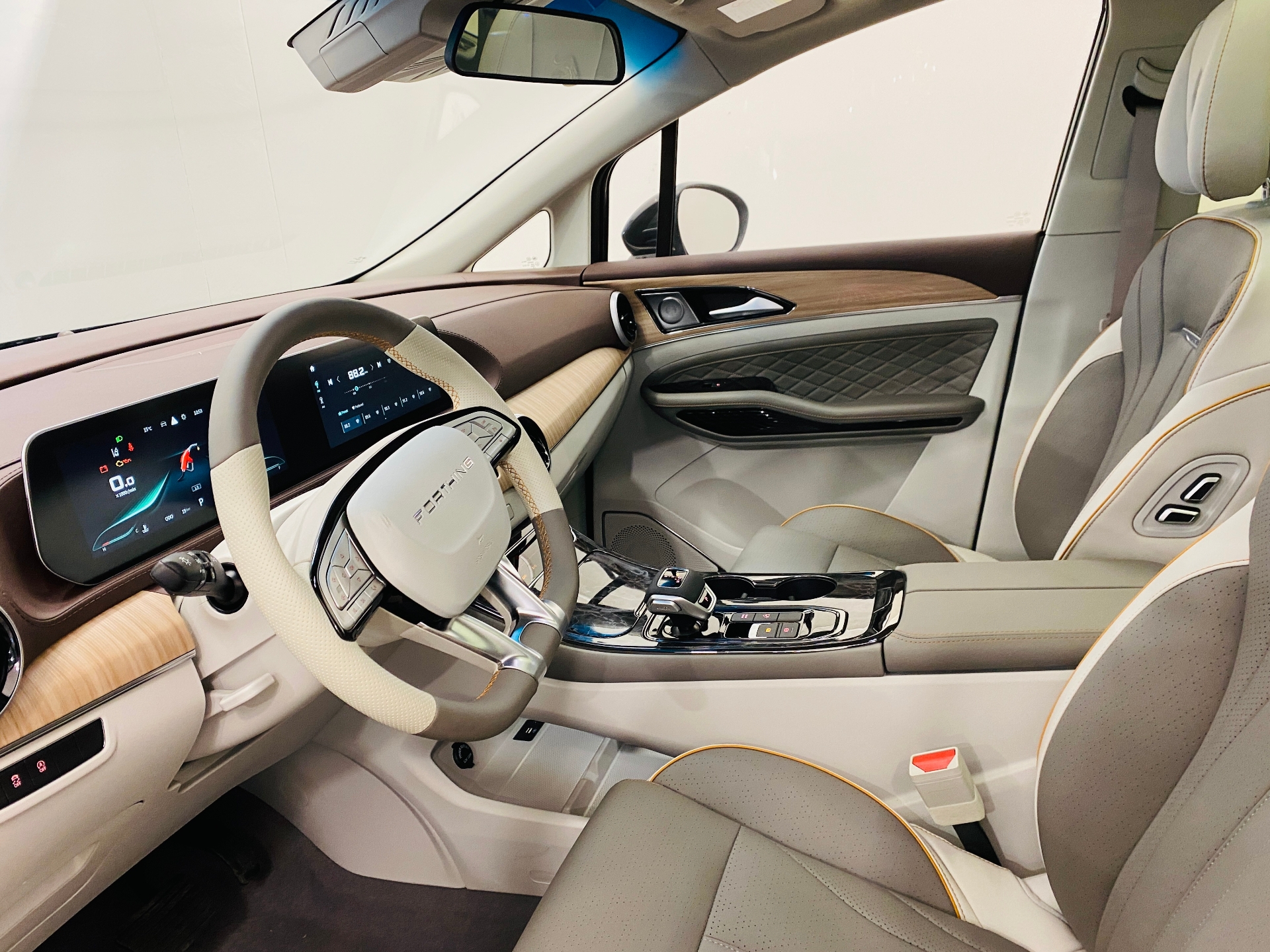 Dongfeng U-Tour