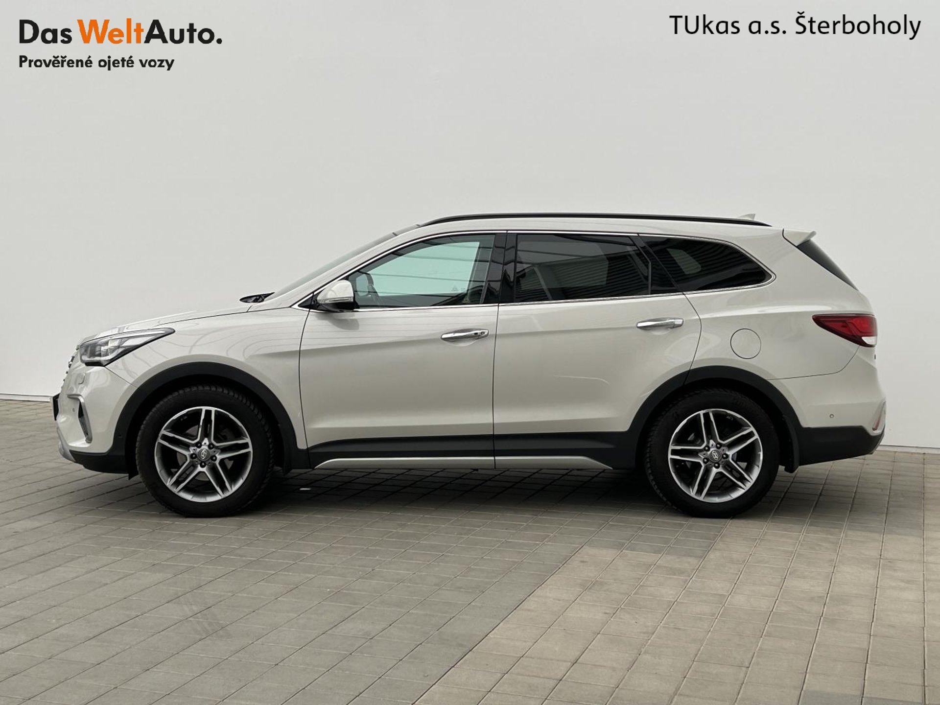Hyundai Grand Santa Fe