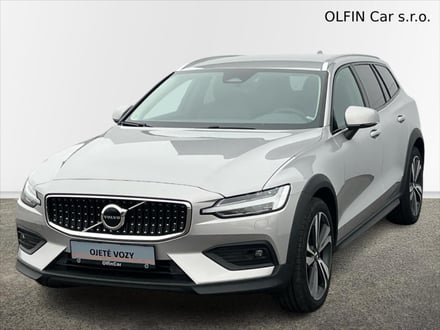 Volvo V60 AWD CROSS COUNTRY PLUS145 kW B4