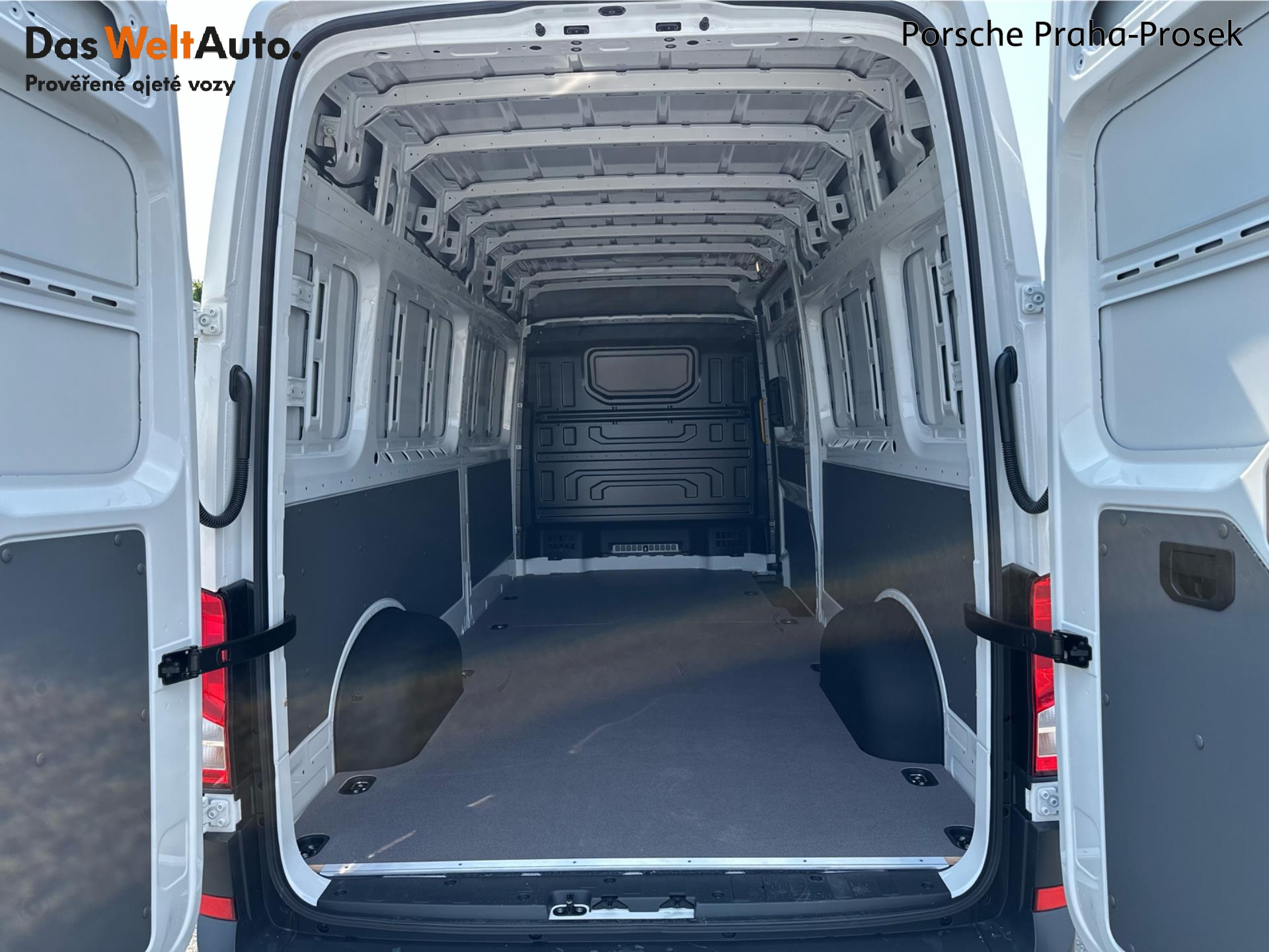 Volkswagen Crafter - skříňový vůz