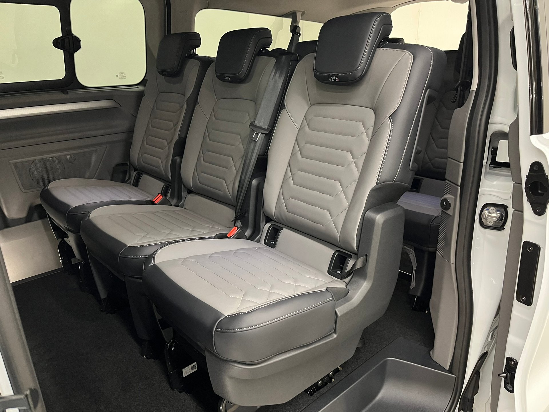 Volkswagen T7 Caravelle