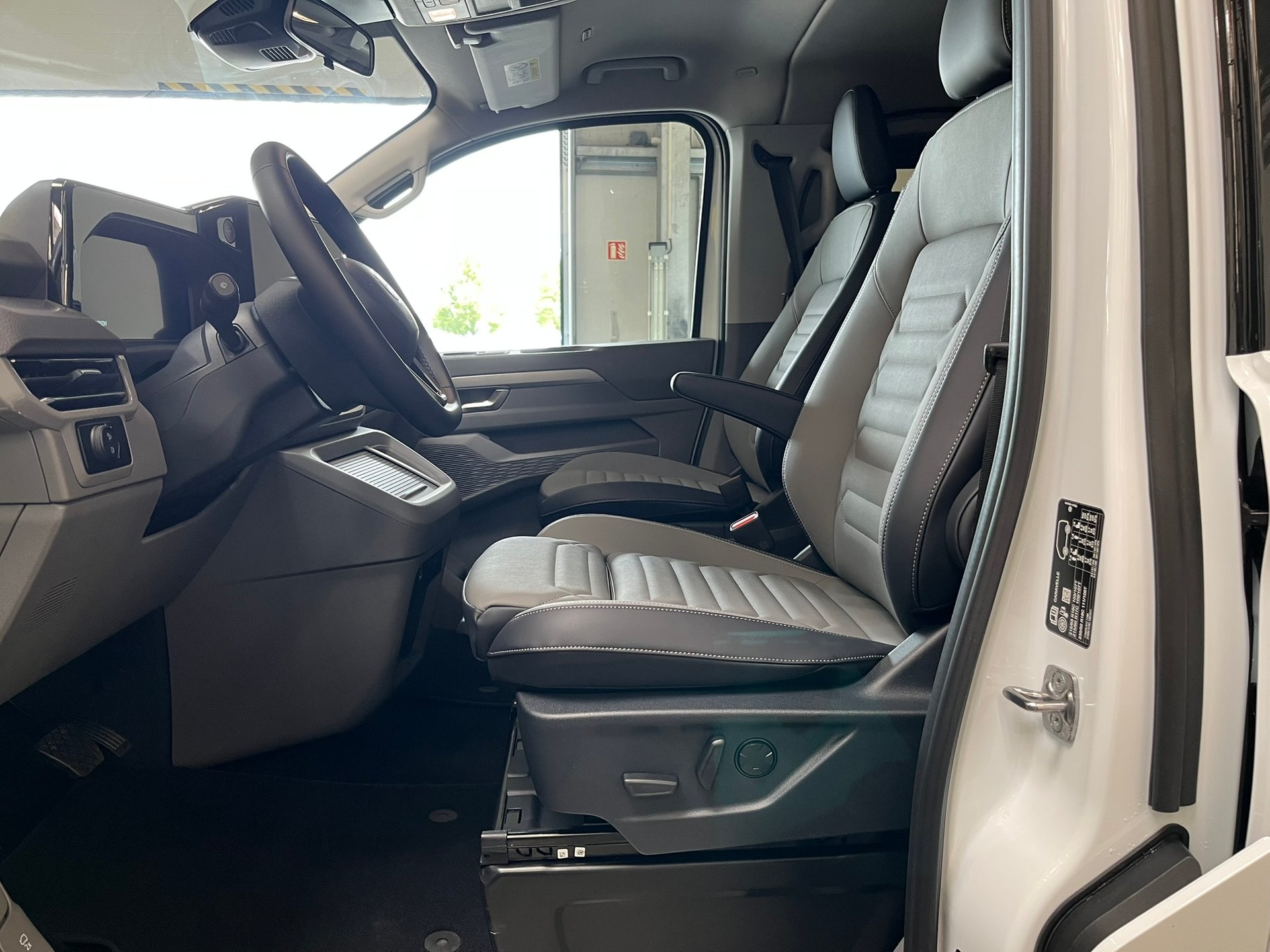 Volkswagen T7 Caravelle