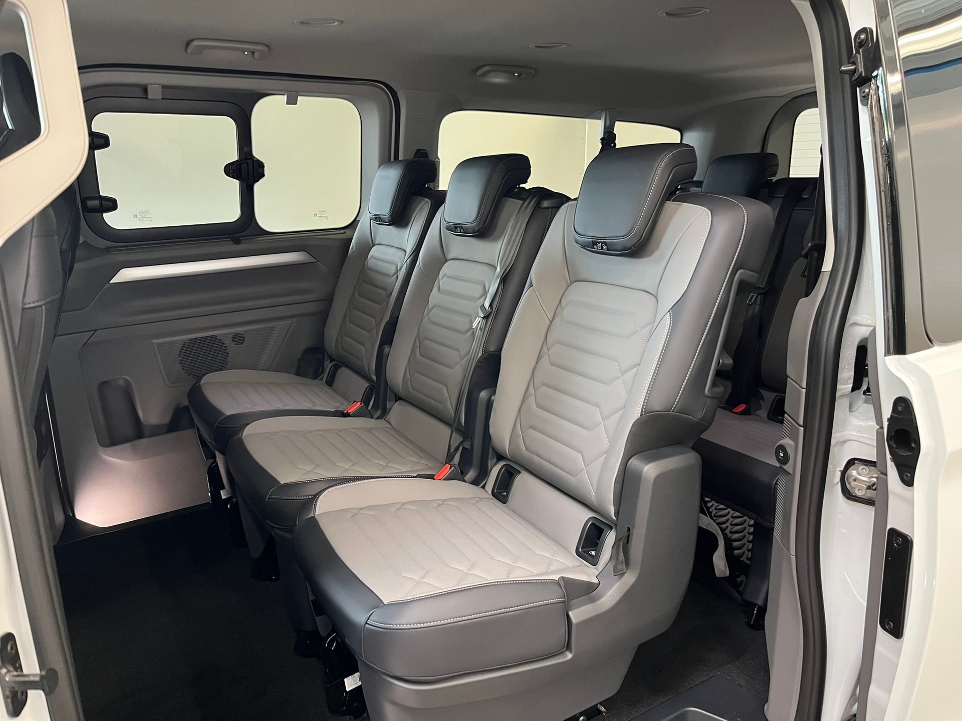 Volkswagen T7 Caravelle