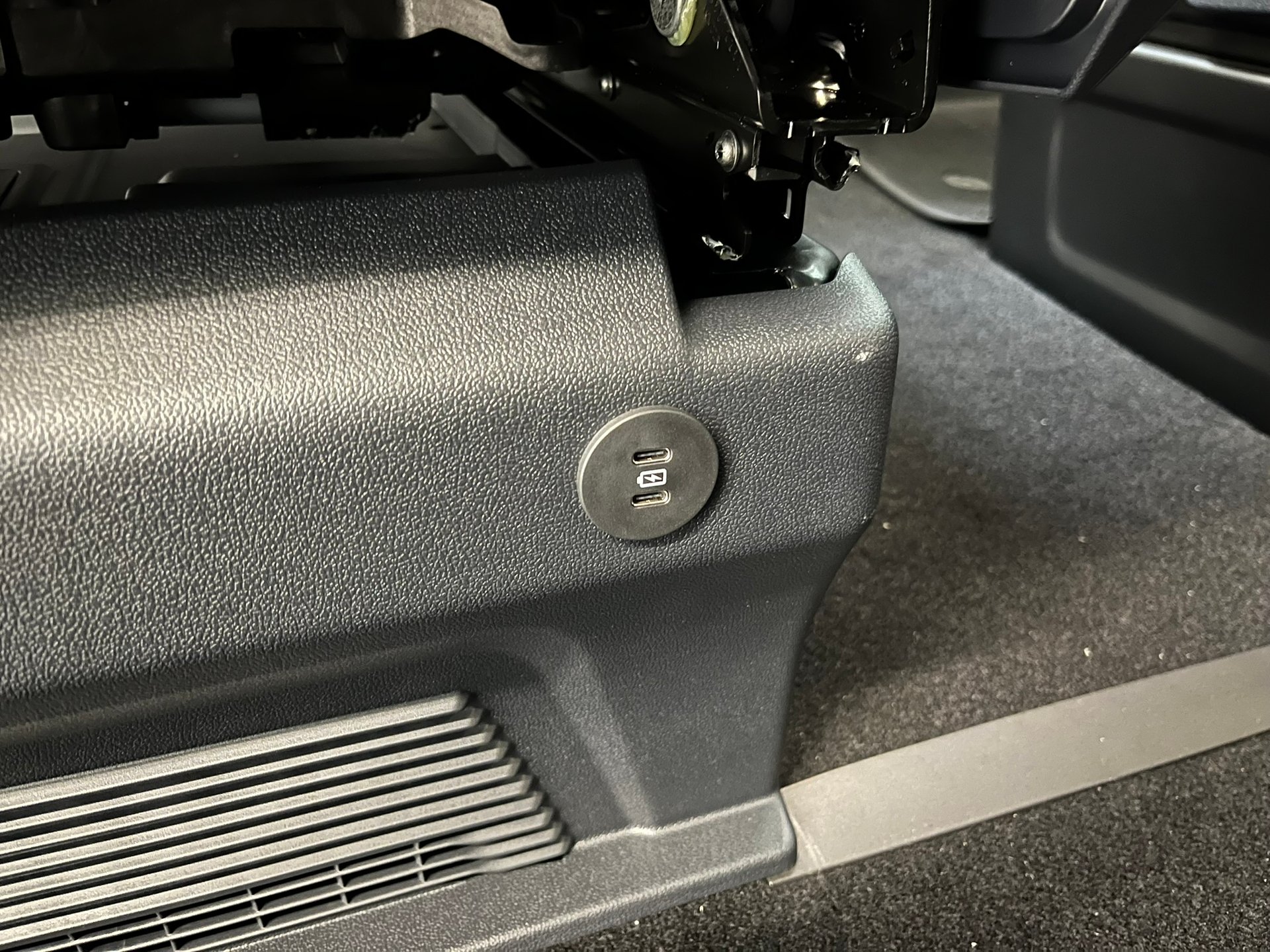 Volkswagen T7 Caravelle