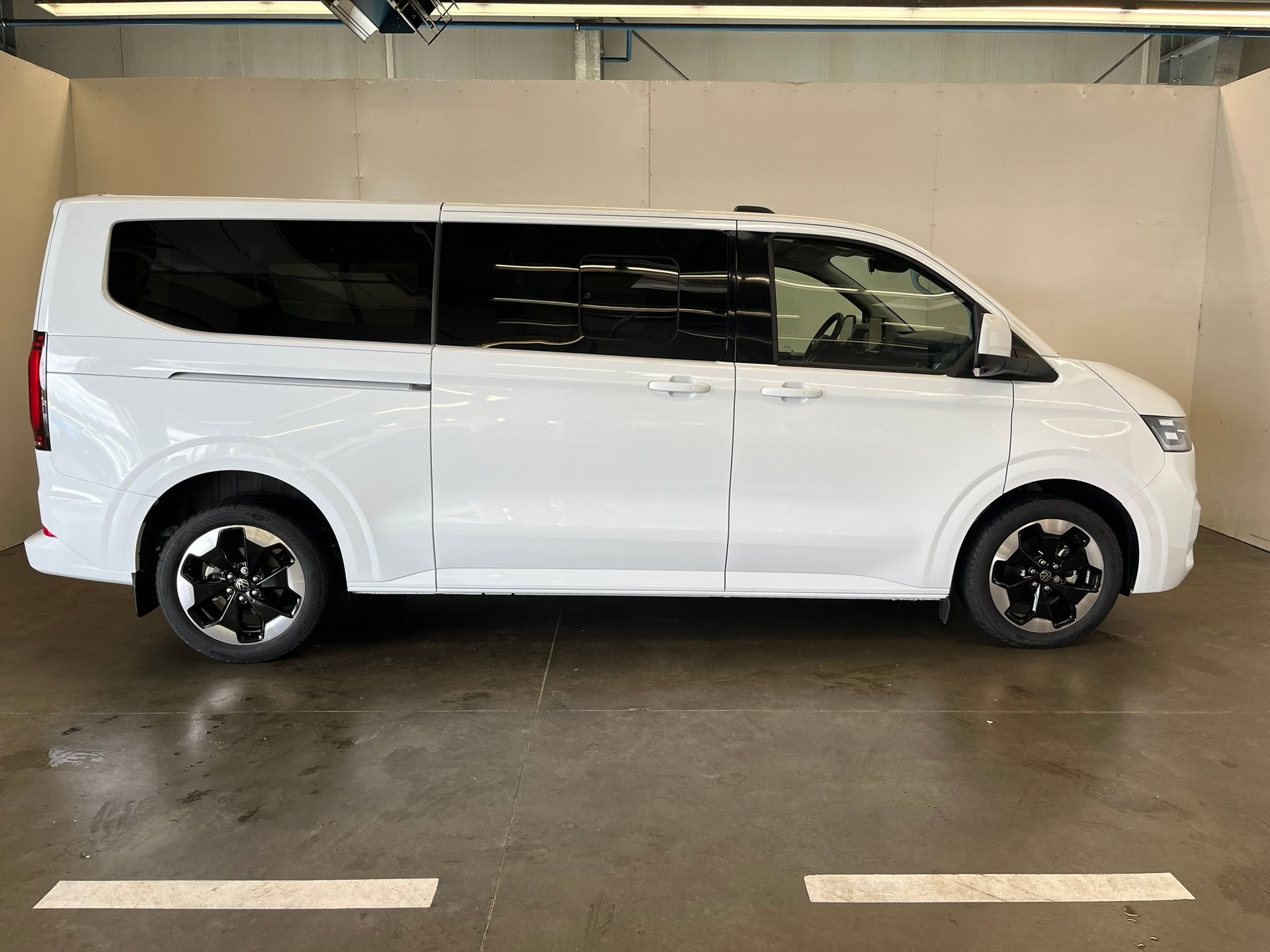 Volkswagen T7 Caravelle