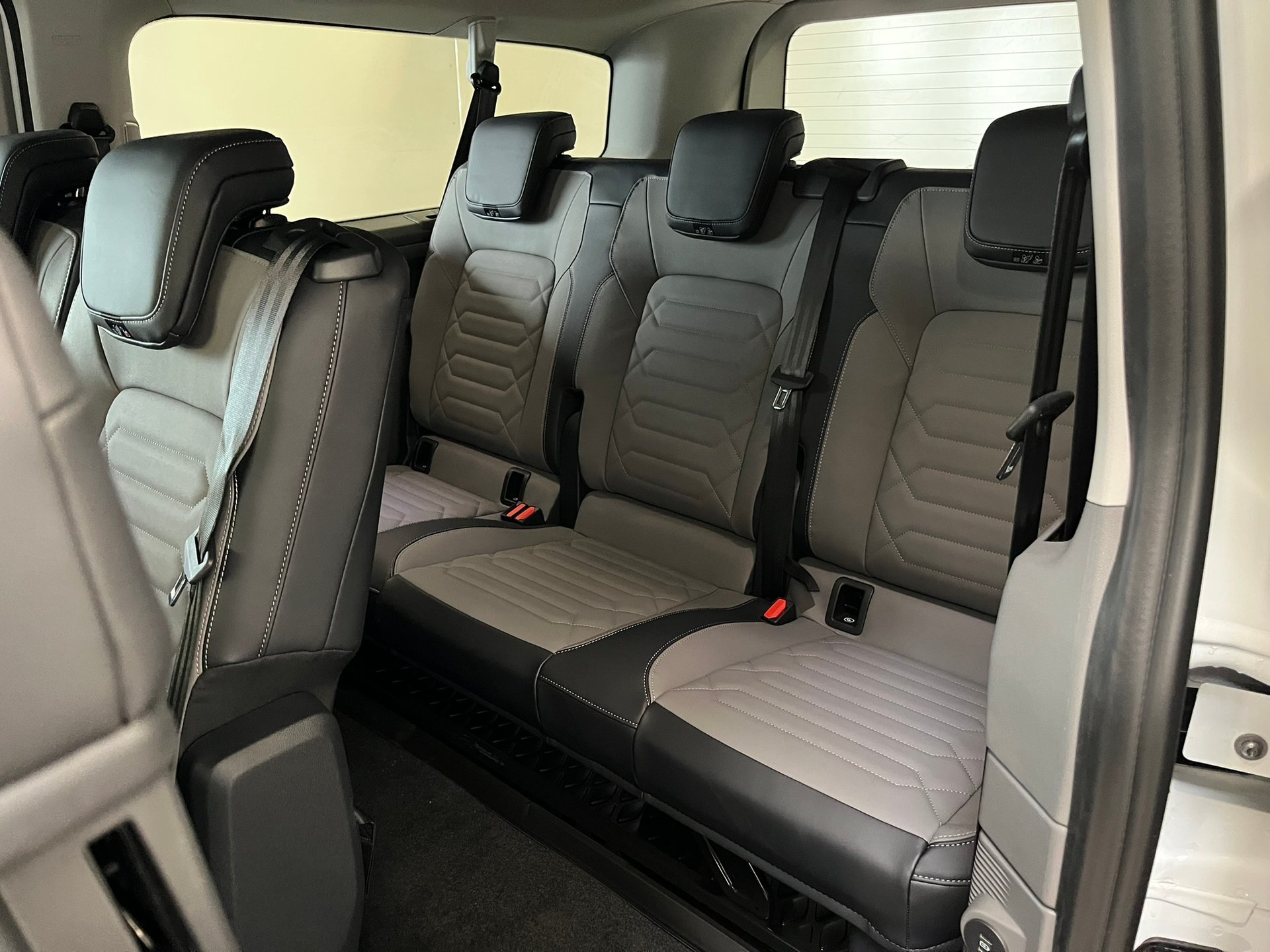 Volkswagen T7 Caravelle