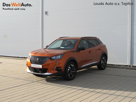 Peugeot 2008 Allure pack 1.2  74 kW manuál ,
