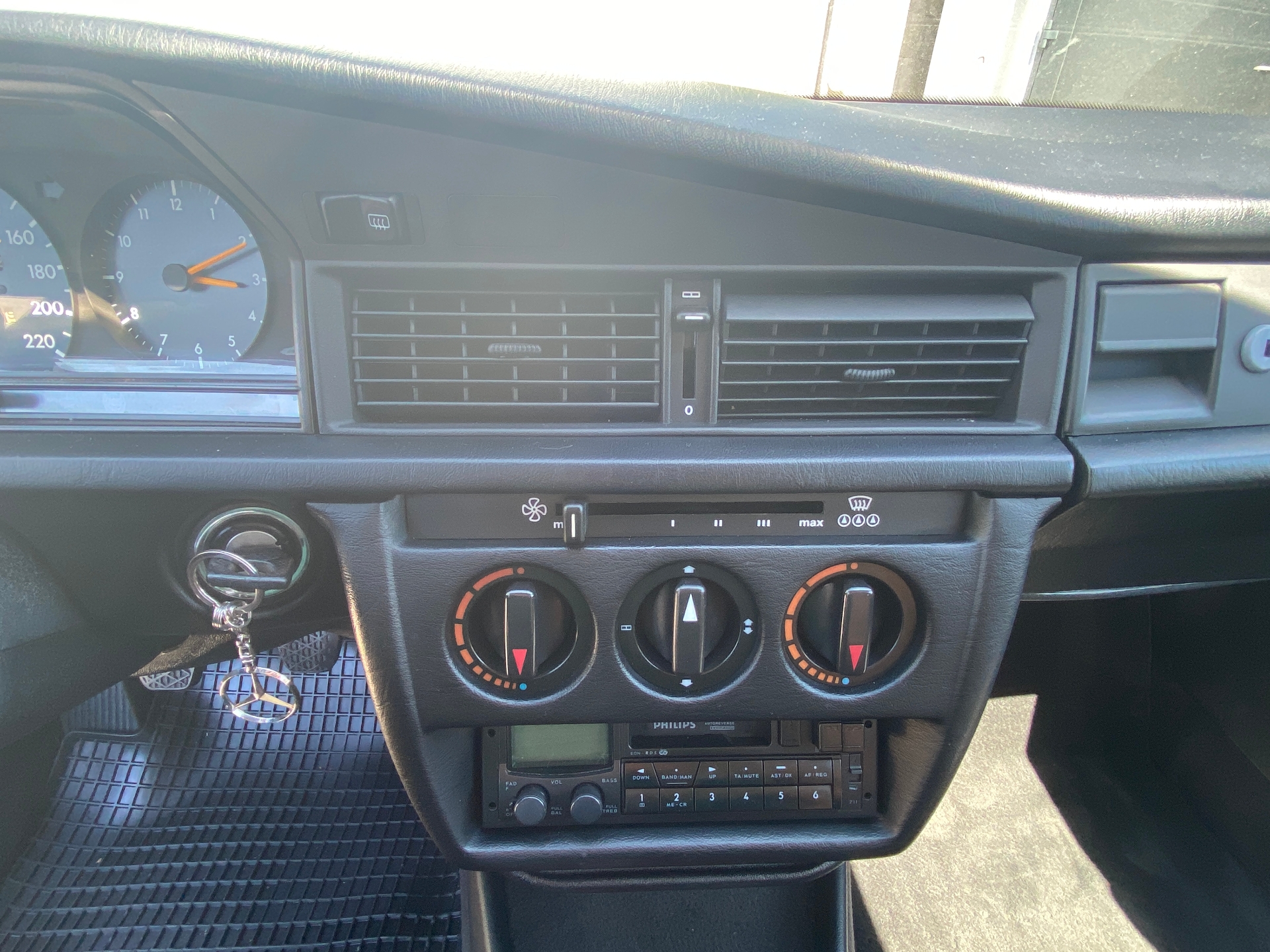 Mercedes-Benz 190