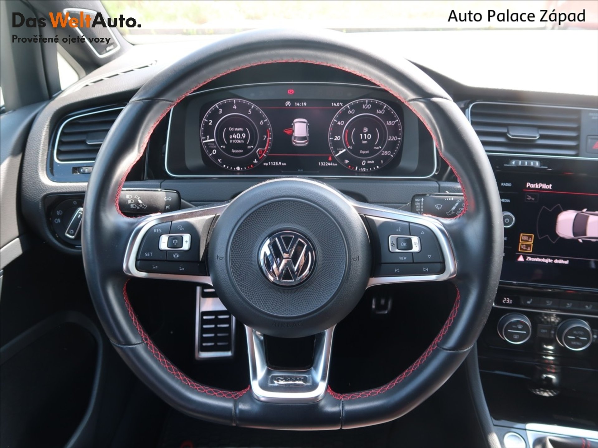 Volkswagen Golf GTI