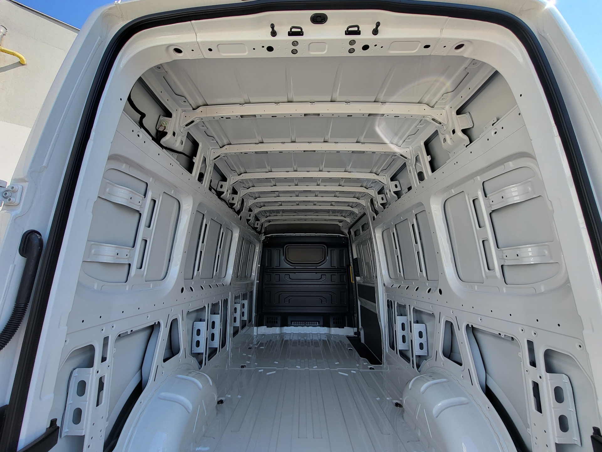 Volkswagen Crafter - skříňový vůz
