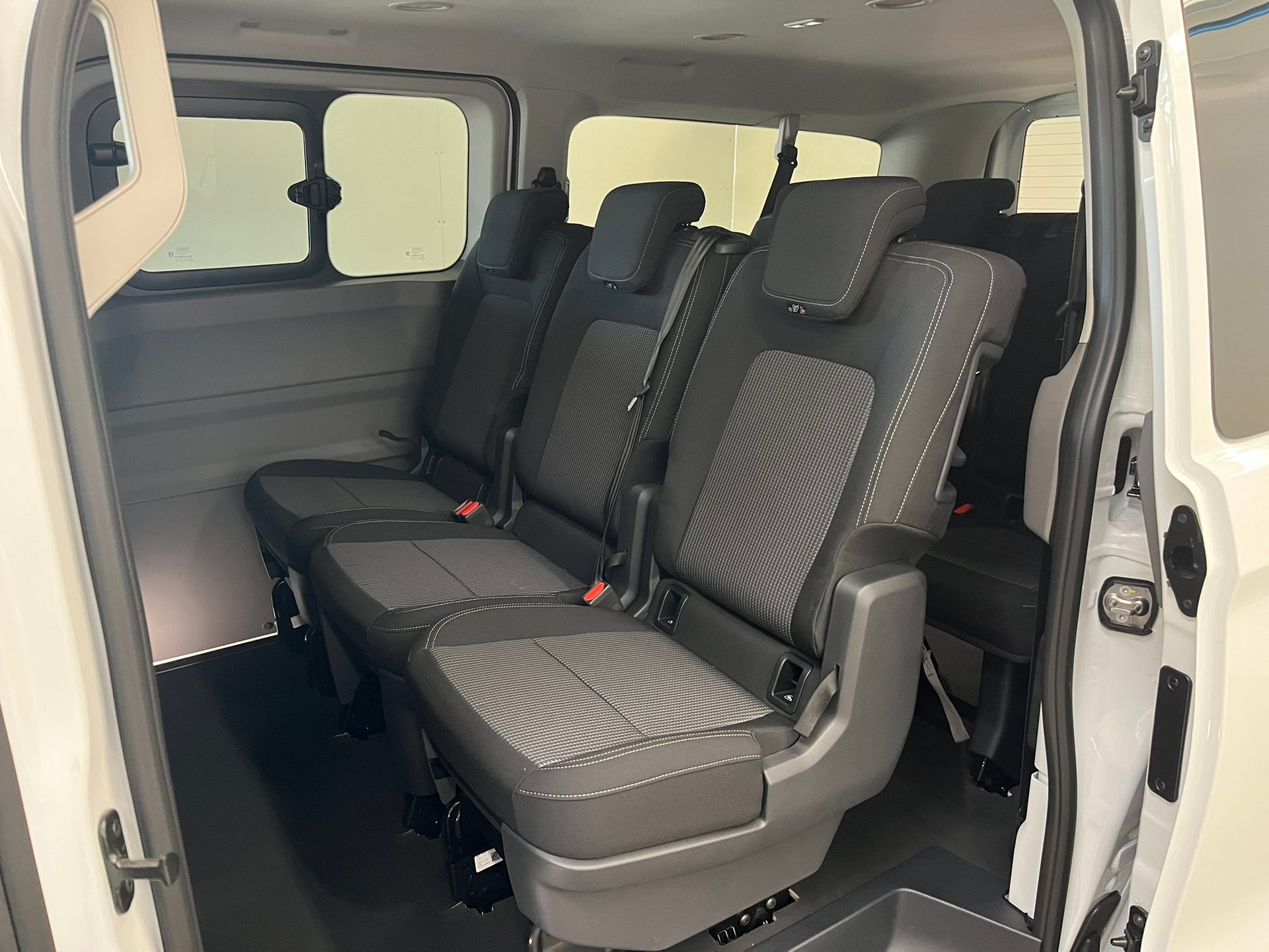 Volkswagen T7 Kombi