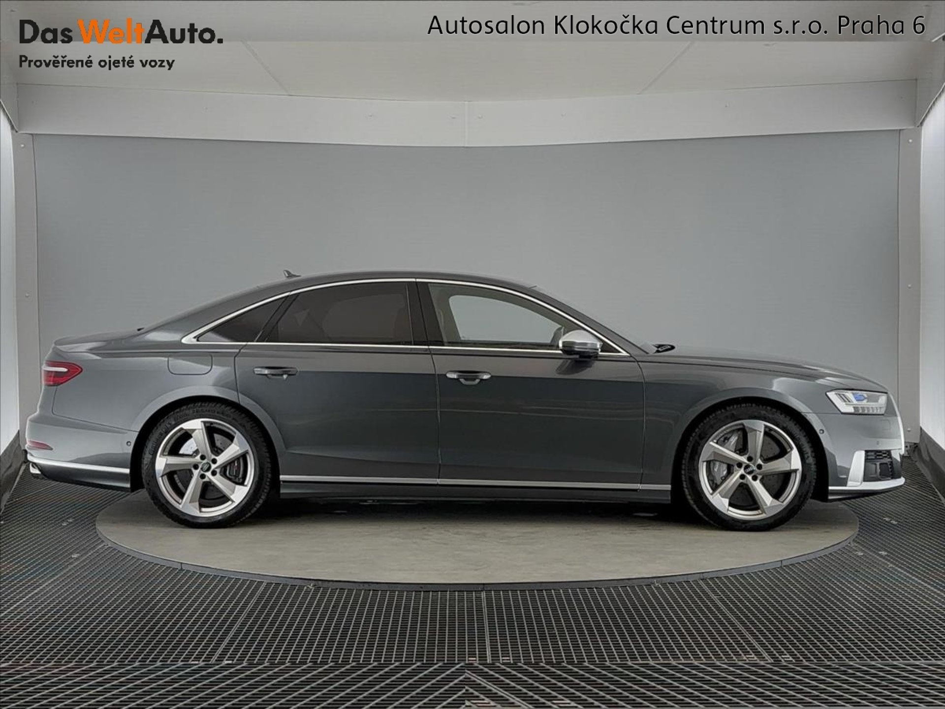 Audi S8