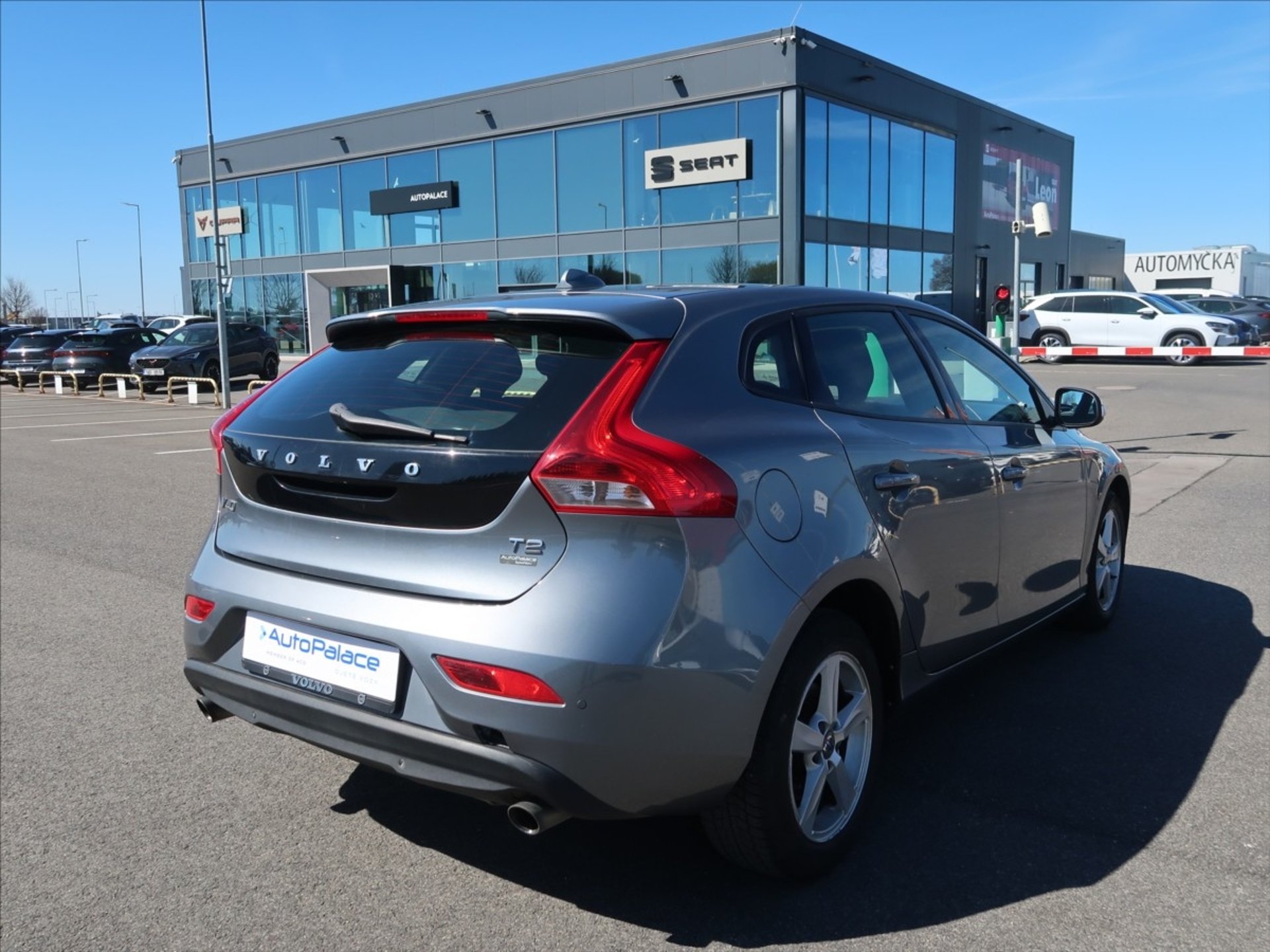Volvo V40