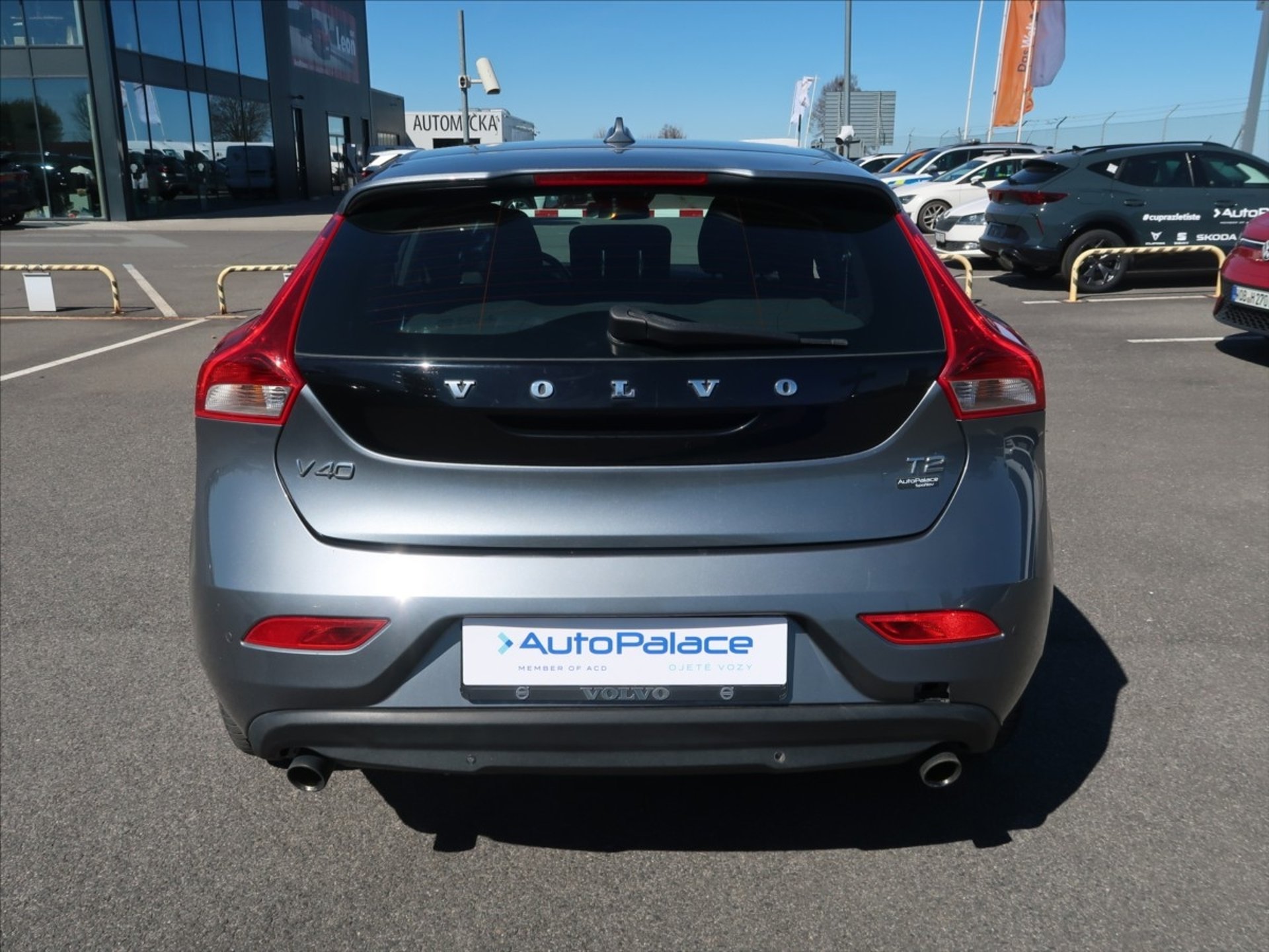 Volvo V40