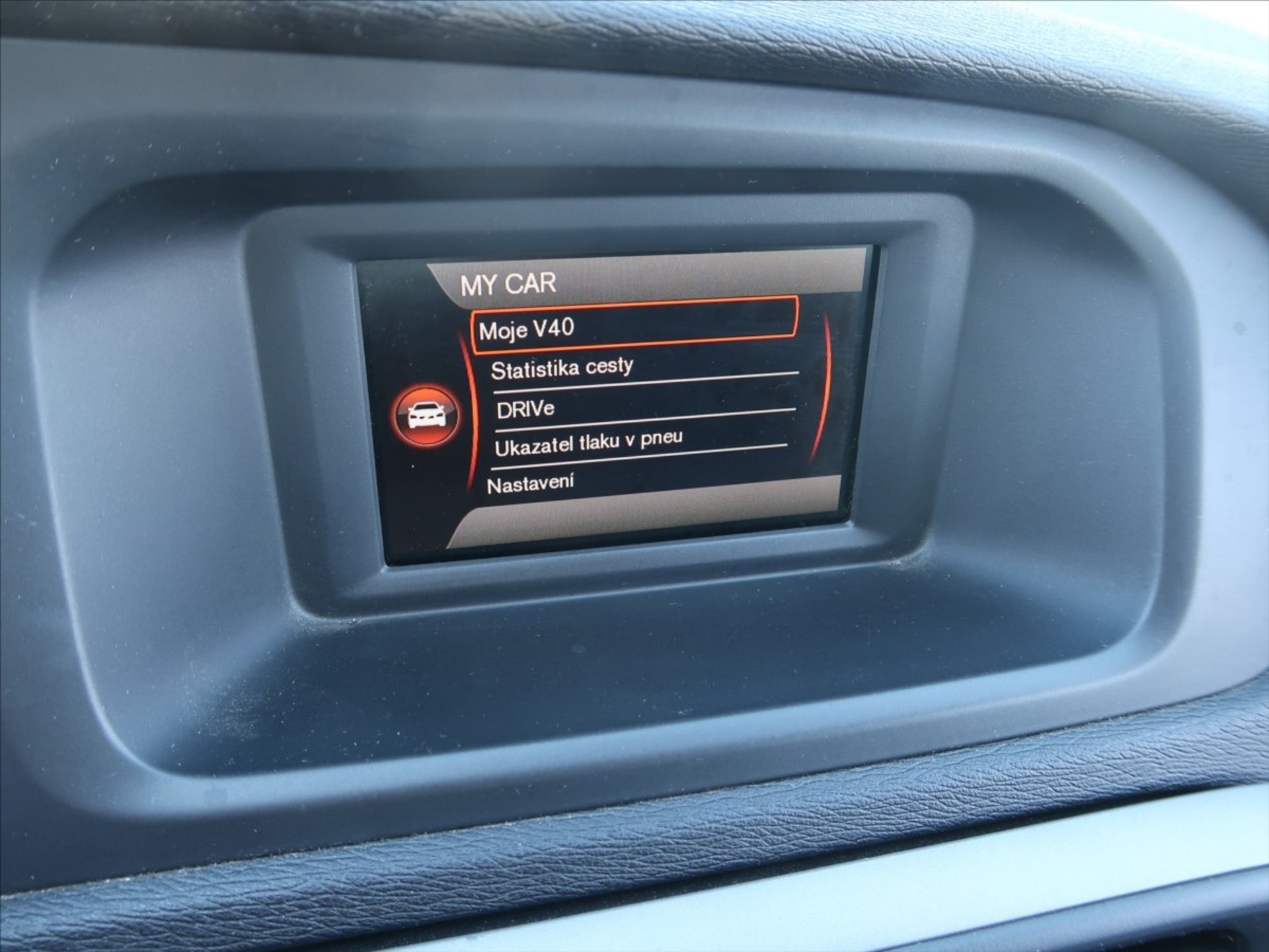 Volvo V40