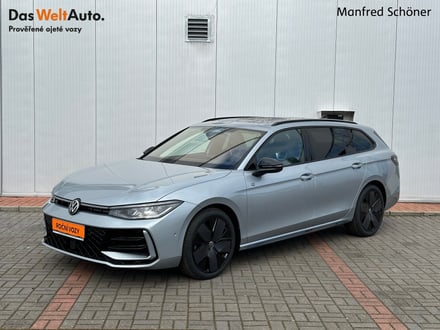 VW Passat Variant R-Line 2,0 TDI DSG 150k
