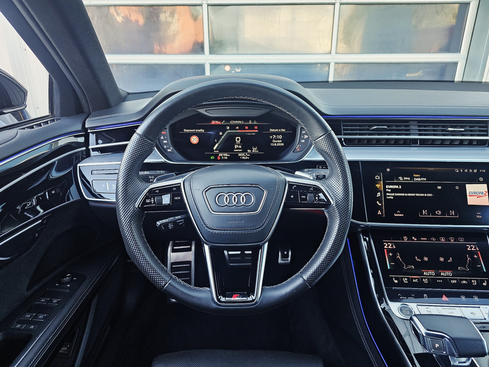 Audi A8