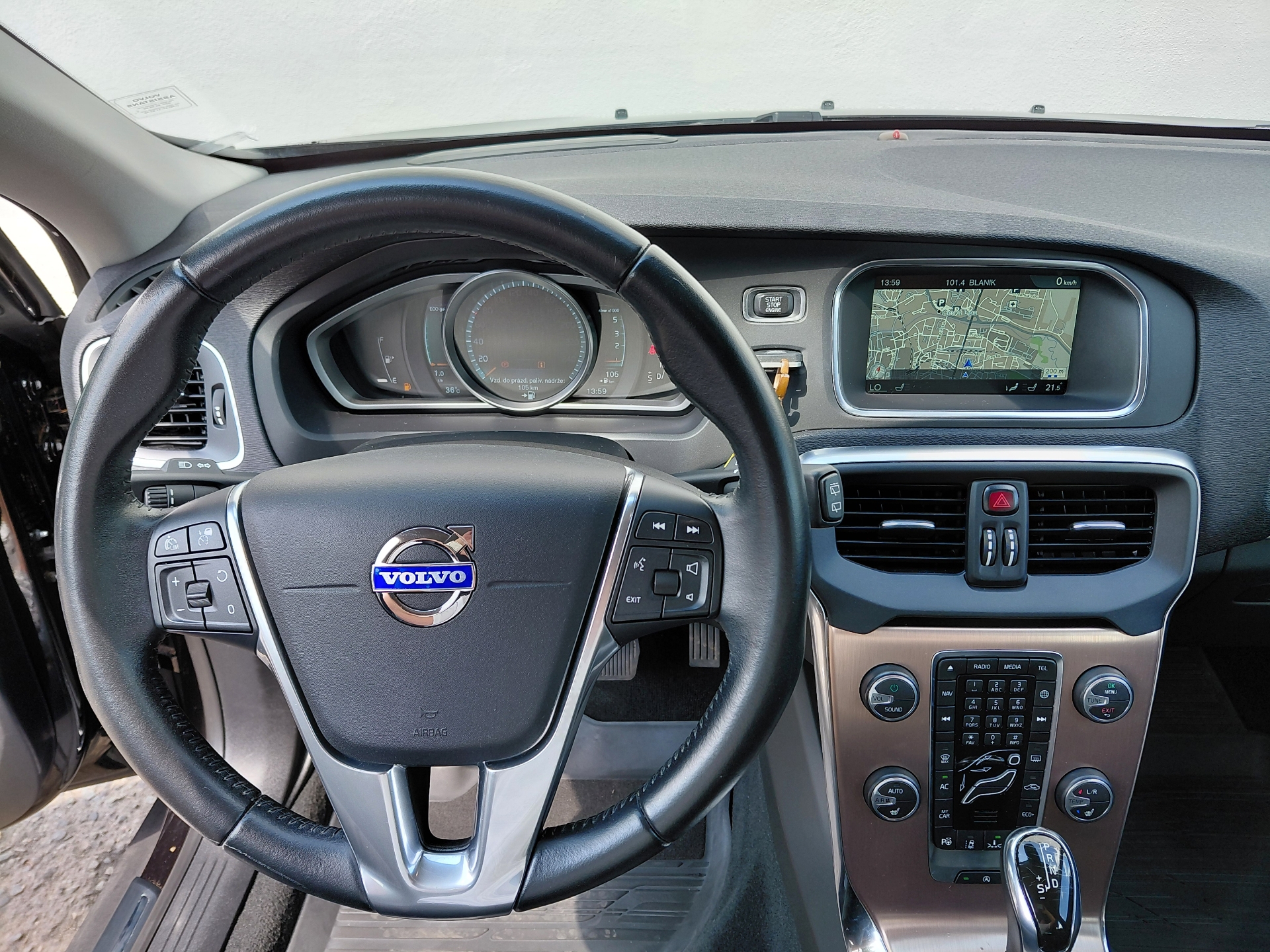 Volvo V40
