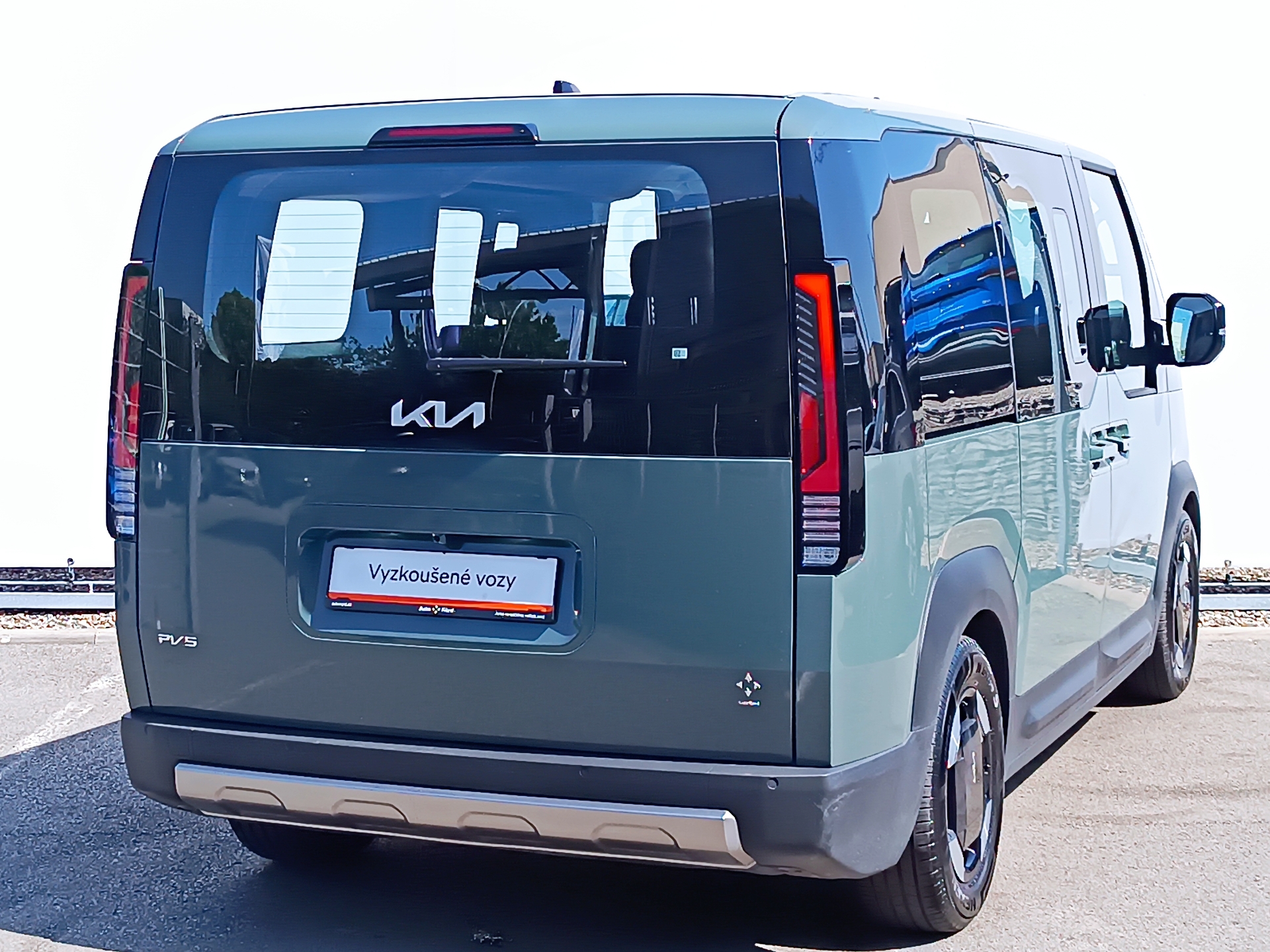 Kia PV5 Passenger