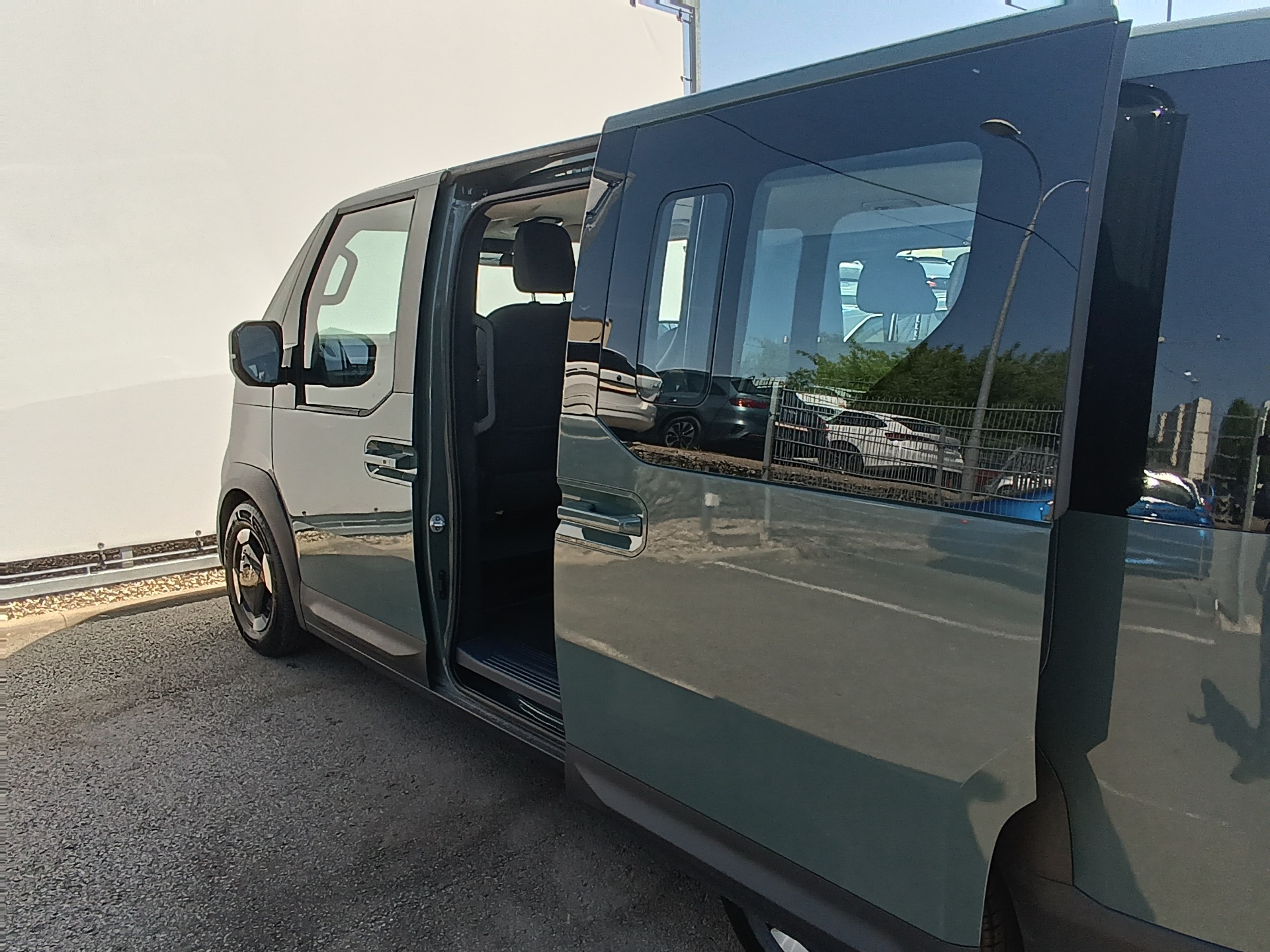 Kia PV5 Passenger