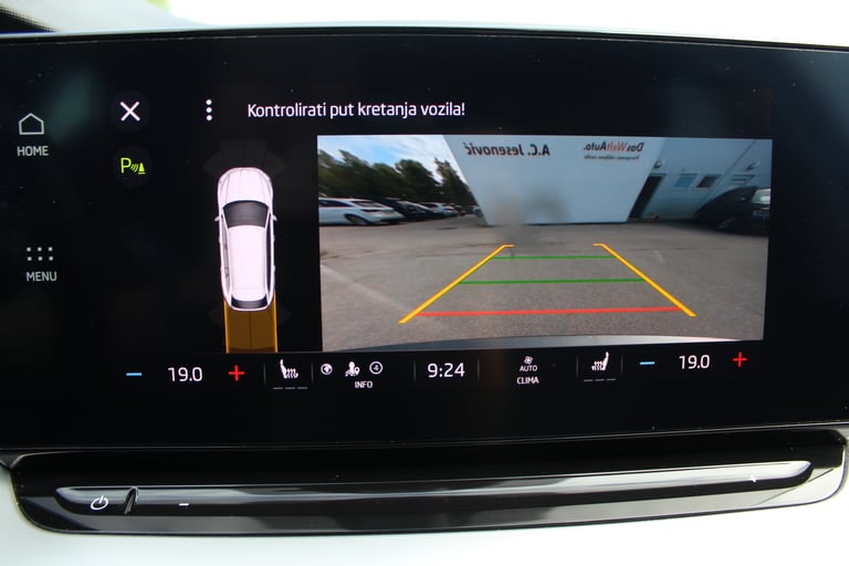 Škoda Octavia Combi 2024: fotografija 14