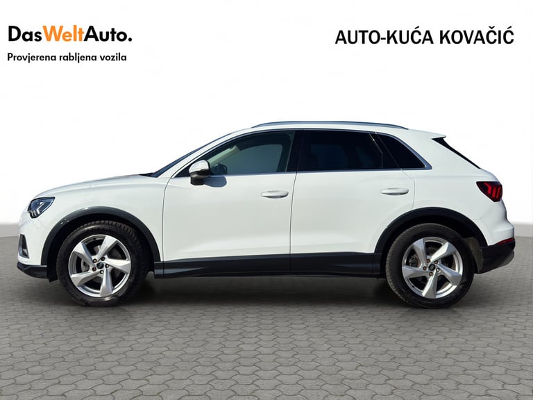 Audi Q3 2023: fotografija 2