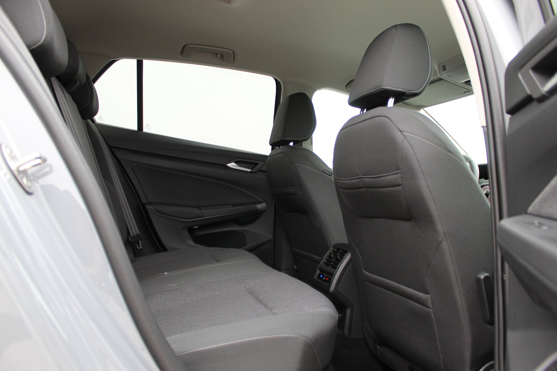 Volkswagen Golf 1.5 TSI eHybrid DSG Life Plus 2026, fotografija 12