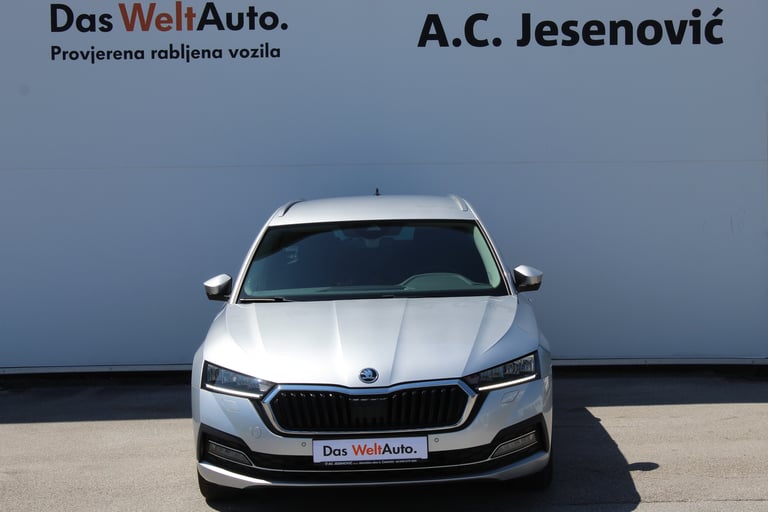 Škoda Octavia Combi 2022: fotografija 2