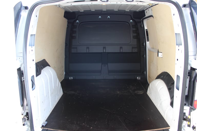 Volkswagen Caddy 2023: fotografija 11