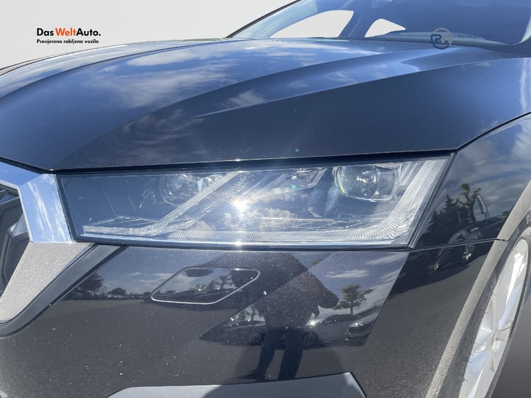 Škoda Octavia Combi 2020: fotografija 21