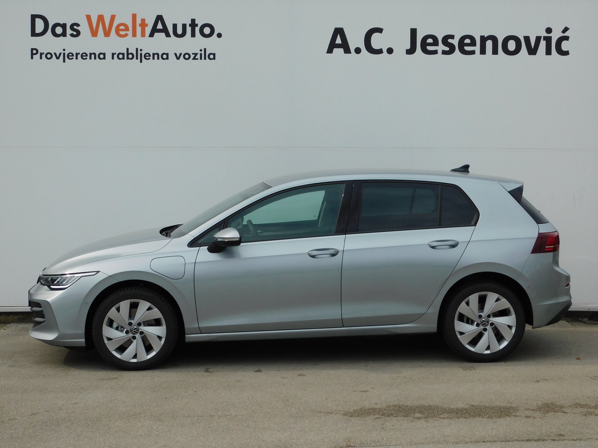 Volkswagen Golf 1.5 TSI eHybrid DSG Life Plus 2025, fotografija 6