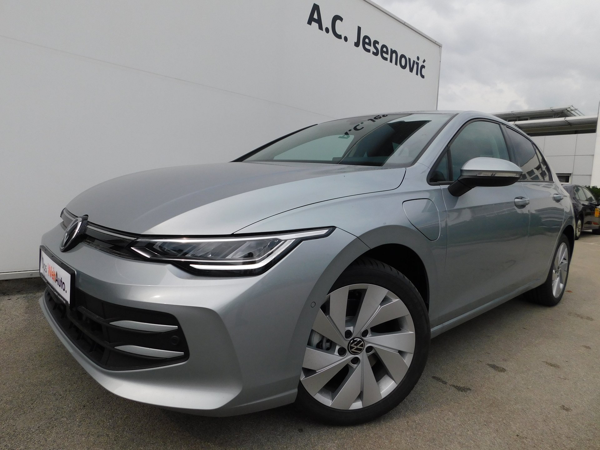 Volkswagen Golf 1.5 TSI eHybrid DSG Life Plus 2025, fotografija 7
