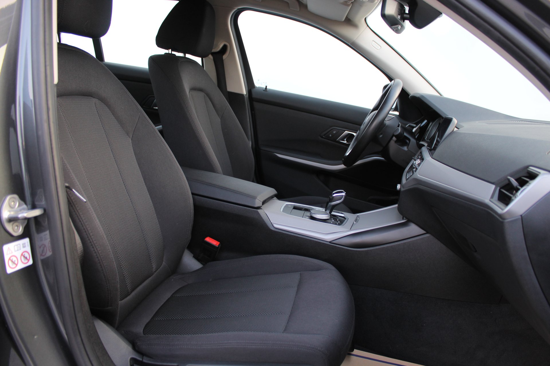 BMW 330e iPerformance Aut. 2020, fotografija 12
