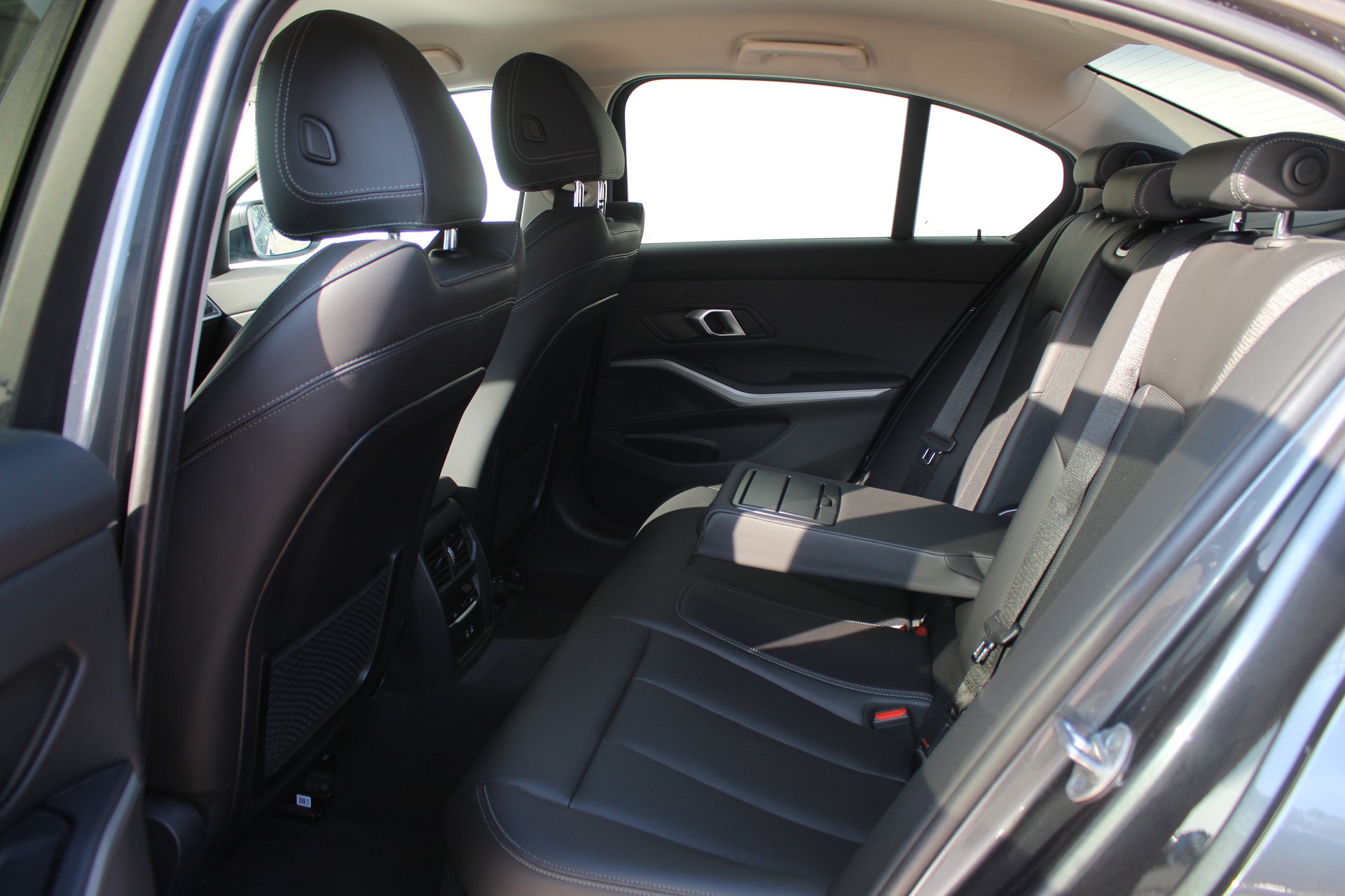 BMW 320e Aut. 2022, fotografija 9
