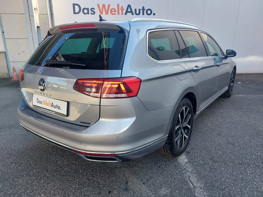 VW Passat Var. Elegance 2.0 TDI DSG 4Motion