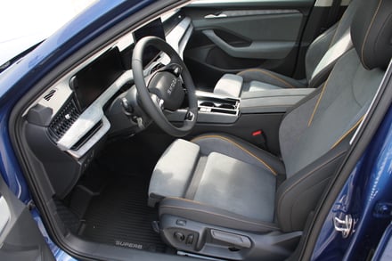 Škoda Superb Combi Sel. 2.0 TDI 4x4 DSG SCR