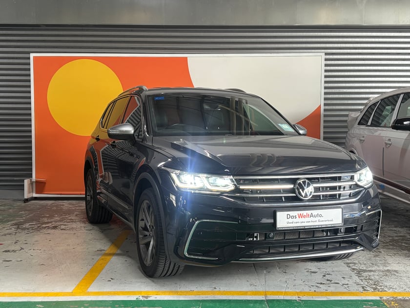 VW Tiguan Allspace R-Line IQ. DRIVE
