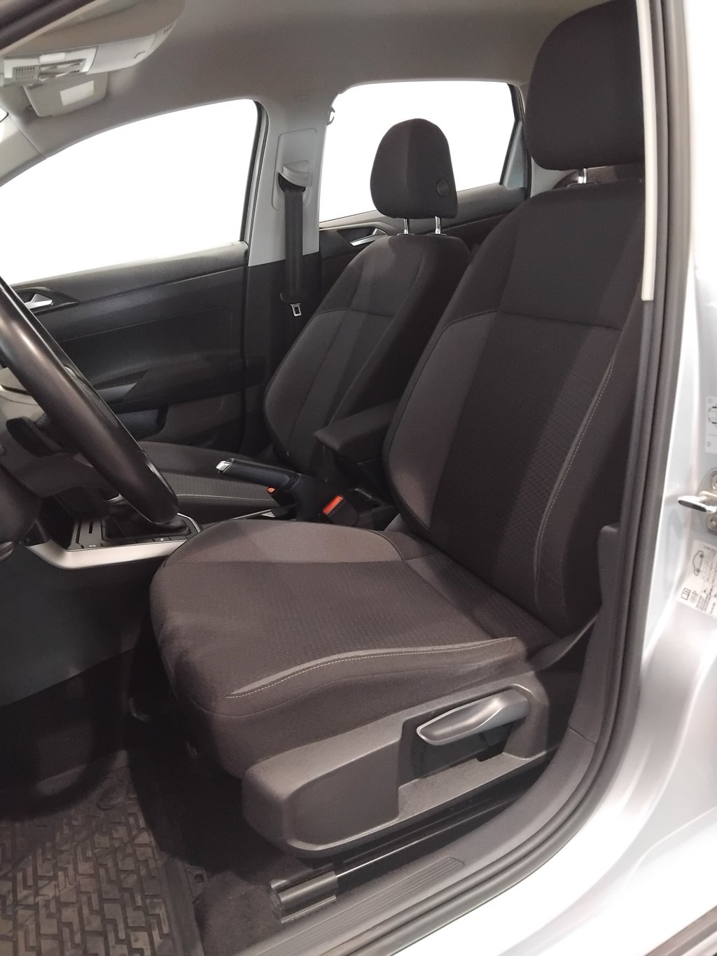 VOLKSWAGEN Taigo 2023 — imagine 13