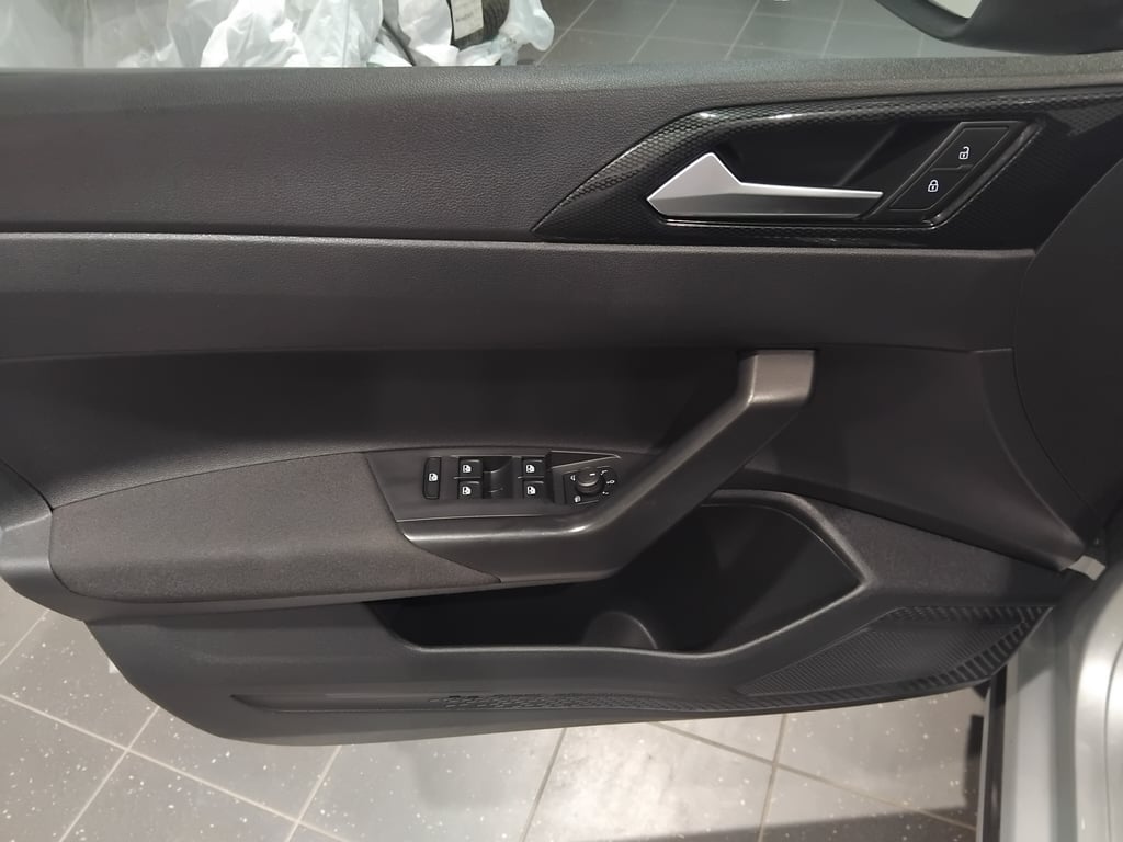 VOLKSWAGEN Taigo 2023 — imagine 12
