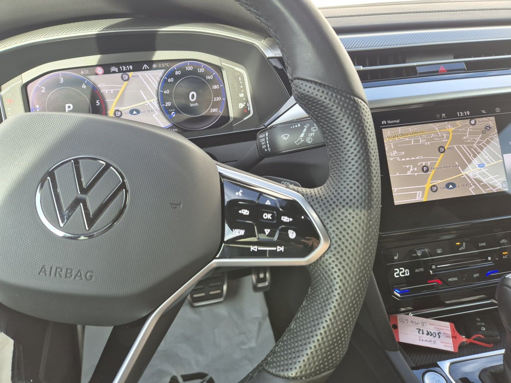 VOLKSWAGEN Arteon 2022 — imagine 18
