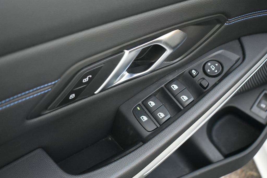BMW Seria 3 2023 — imagine 6