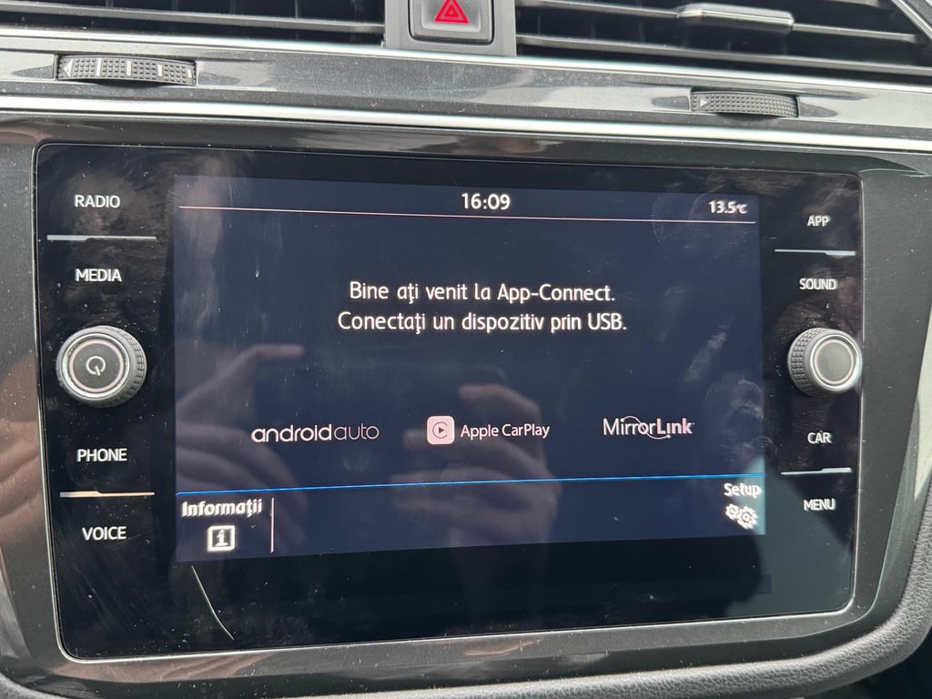 VOLKSWAGEN Tiguan 2019 — imagine 13