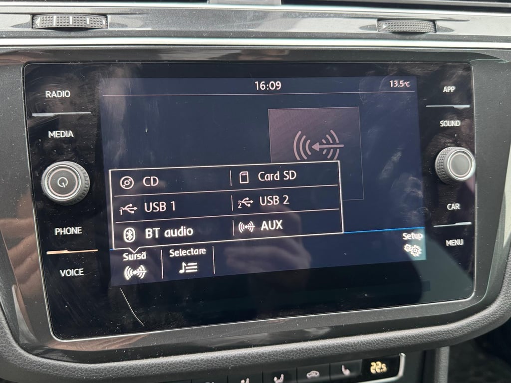 VOLKSWAGEN Tiguan 2019 — imagine 14