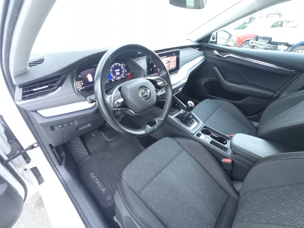 Škoda Octavia Combi 2022 diesel, 16.700 € — imagine 48