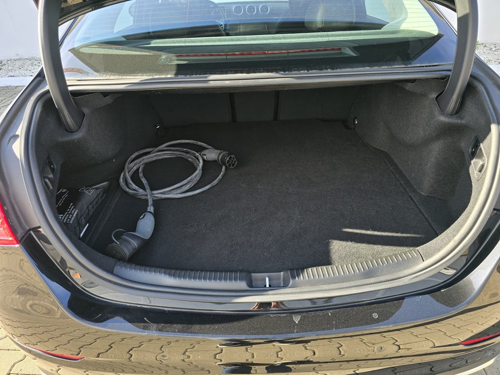 MERCEDES-BENZ C-Class 2023 — imagine 12