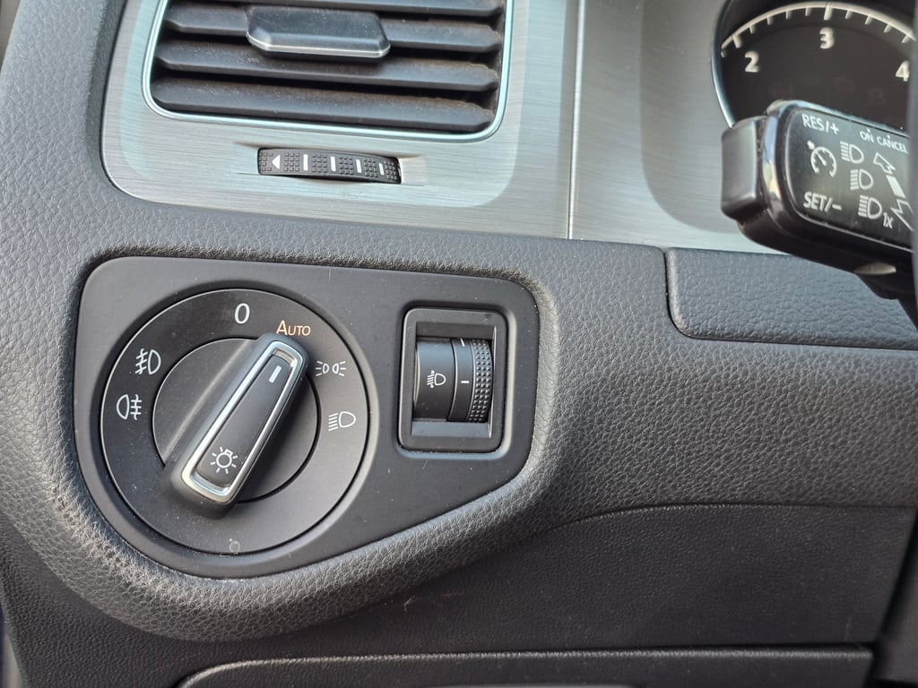 VOLKSWAGEN Golf 2014 — imagine 12