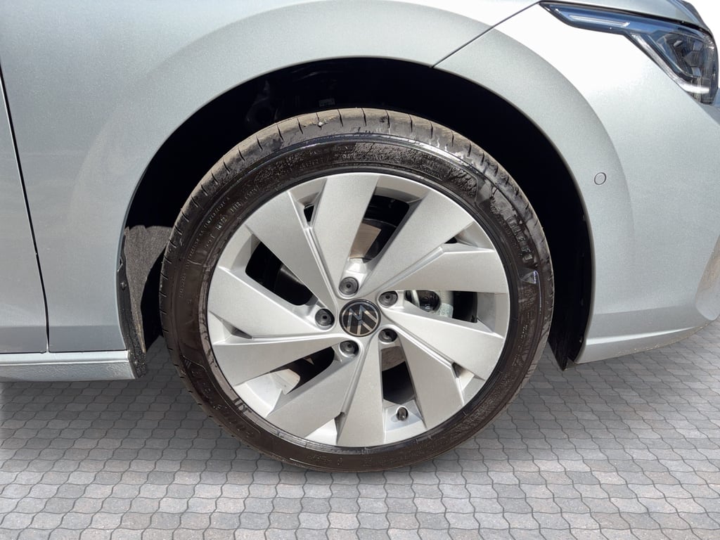 VOLKSWAGEN Golf 2026 — imagine 7