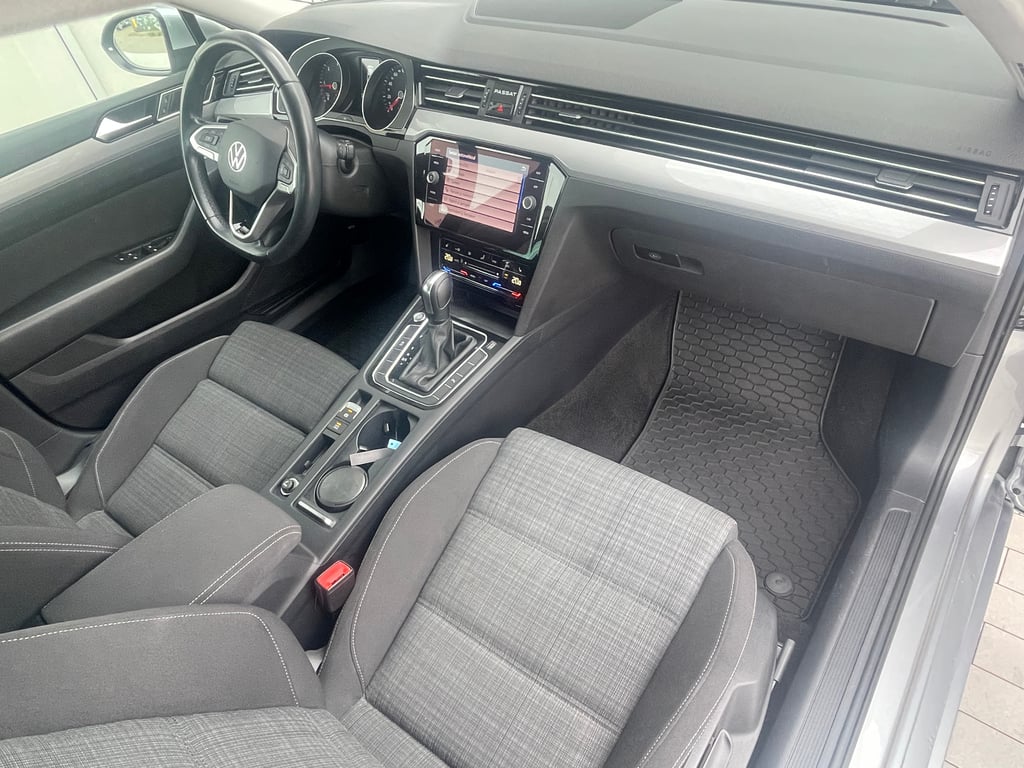 VOLKSWAGEN Passat 2021 — imagine 40